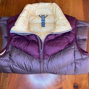 Mountain Hardwear 650 Down Insulated Maroon Vest Women’s Size S Hiking Outdoor